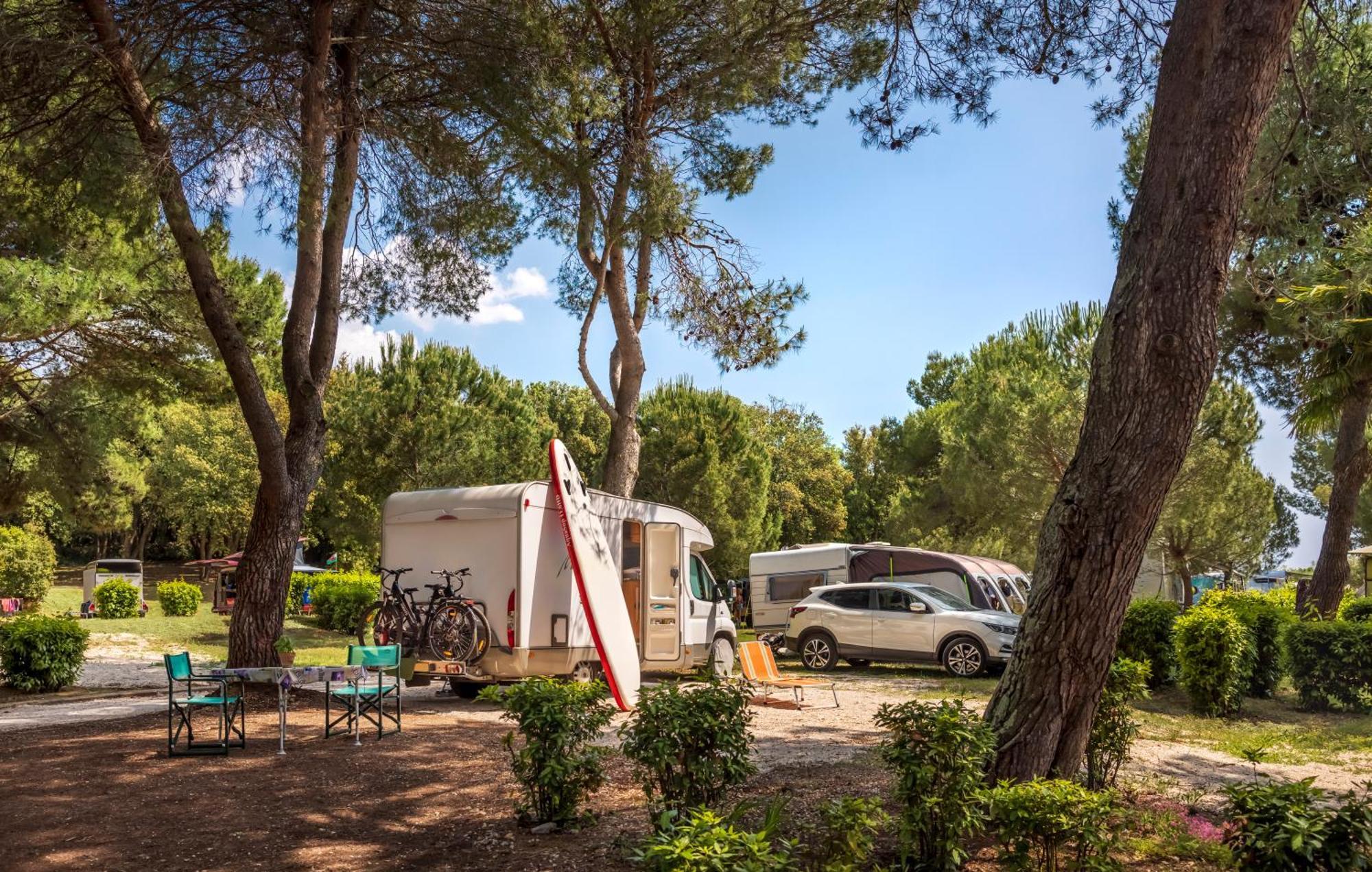 Maistra Camping Koversada Uncovered Naturist Pitches 브르사르 외부 사진